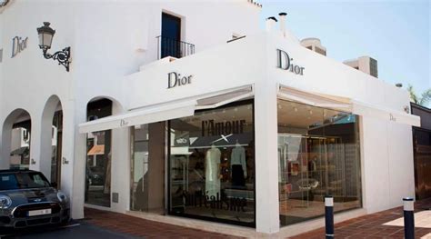 marbella luxury shopping.